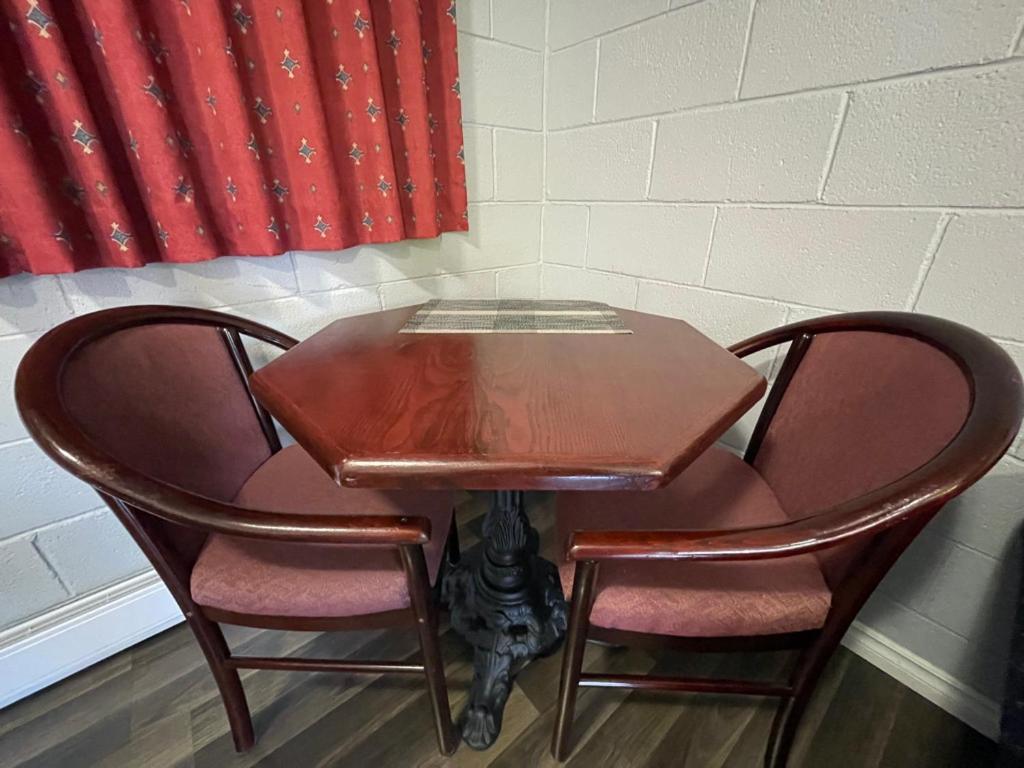 Arrow Lake Motel Fauquier Ngoại thất bức ảnh