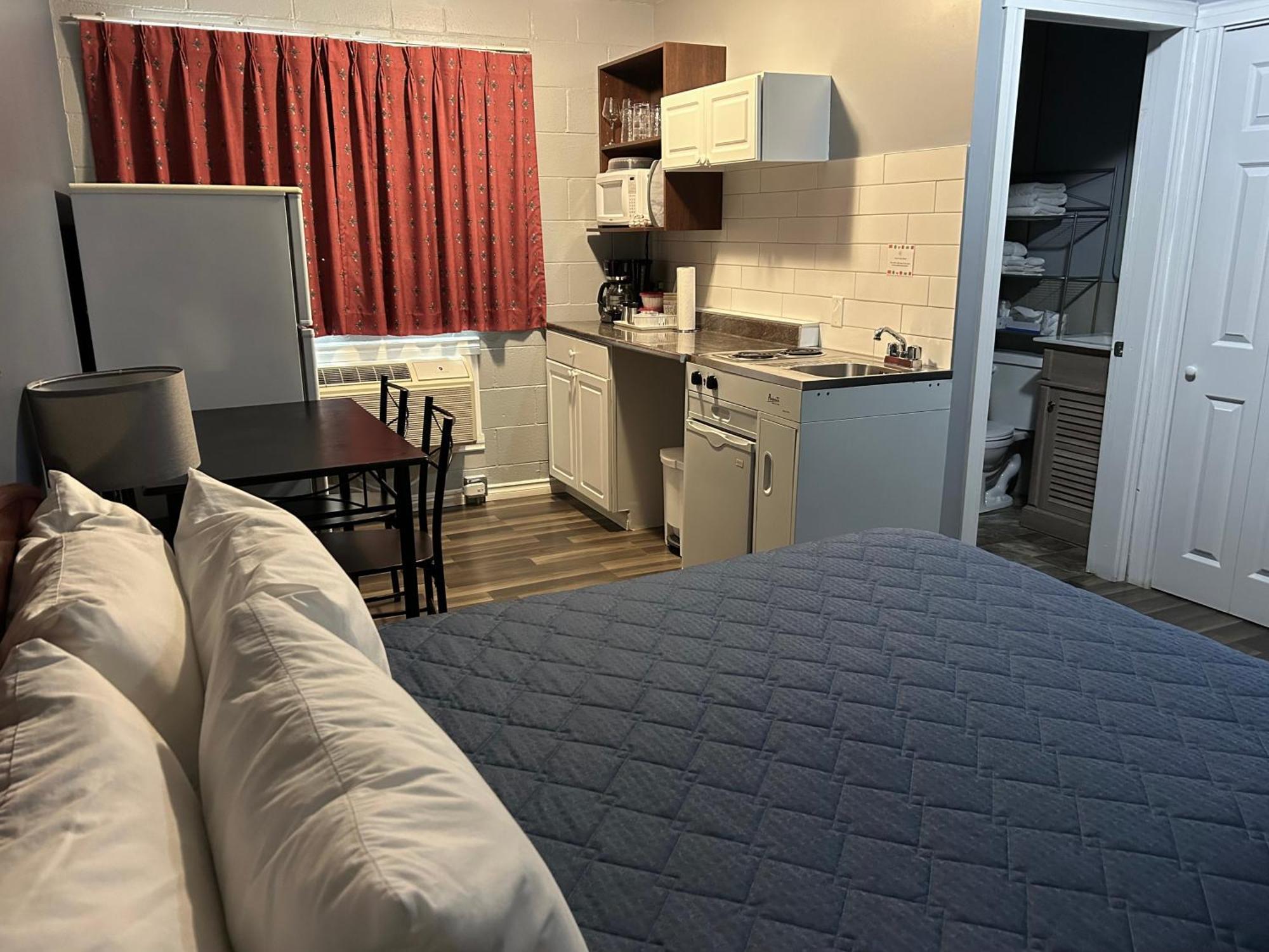 Arrow Lake Motel Fauquier Ngoại thất bức ảnh